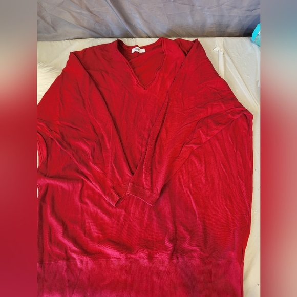 Suzy Shier Bold Red V-Neck Sweater, Size XL - Picture 4 of 5